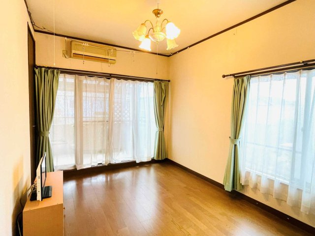 あきる野市野辺　中古戸建の洋室|2階洋室