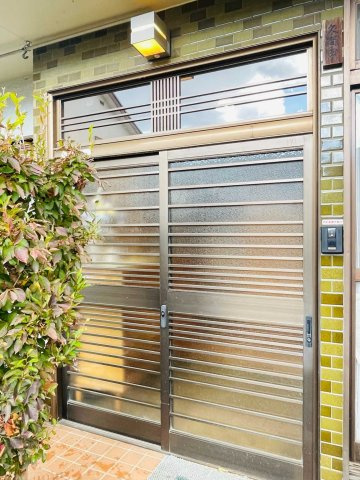 あきる野市野辺　中古戸建の玄関