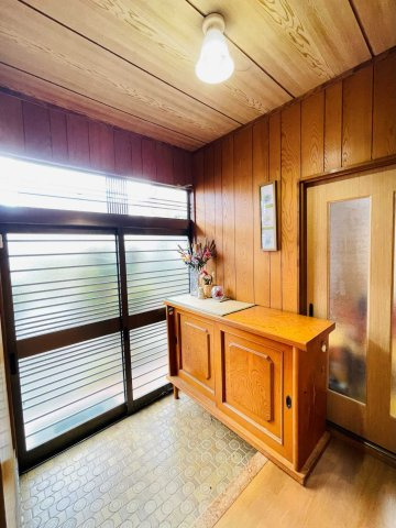 あきる野市野辺　中古戸建の玄関