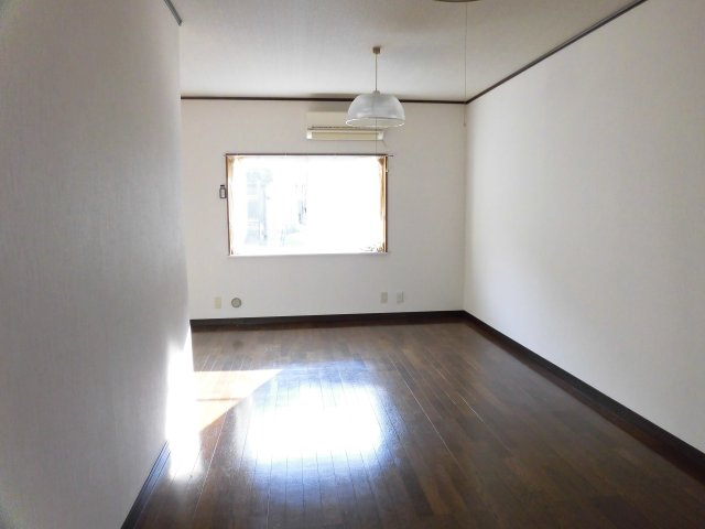 ハイツグレイスＣ棟の洋室