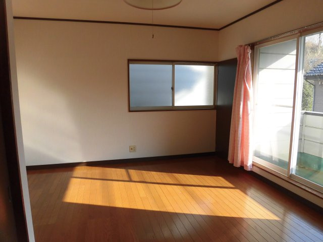 ハイツグレイスＣ棟の居間・リビング