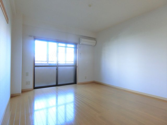 アムール千里丘の居間・リビング