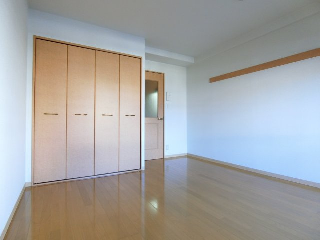 アムール千里丘の洋室