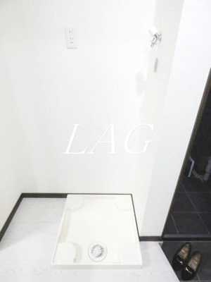 【設備】 | メゾン・ア・ルエ松戸 | 室内洗濯機置場です。