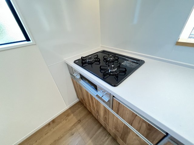 【キッチン】 | 糸島市加布里4丁目4期　1号棟（全1棟）【仲介手数料無料・0円】 | 現地写真。