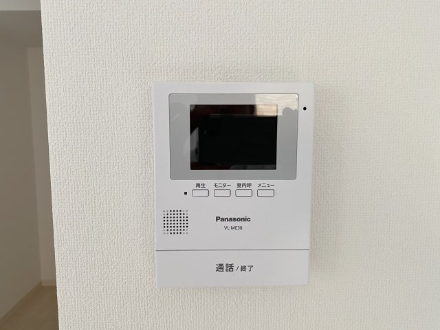 朝霞市三原3丁目の設備|インターホンの映像で来訪者の声と顔を確認後鍵を解錠することができるTVモニター付きインターホン完備