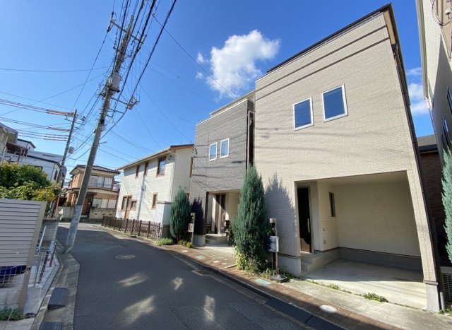 朝霞市三原3丁目の前面道路含む現地写真|北側約4.0ｍ公道に面しています