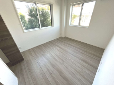 【内装】 | ドエル若木 | 2面採光の明るい洋室です