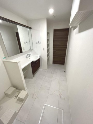 【設備】 | ドエル若木 | 洗面脱衣所に洗濯機置き場があります