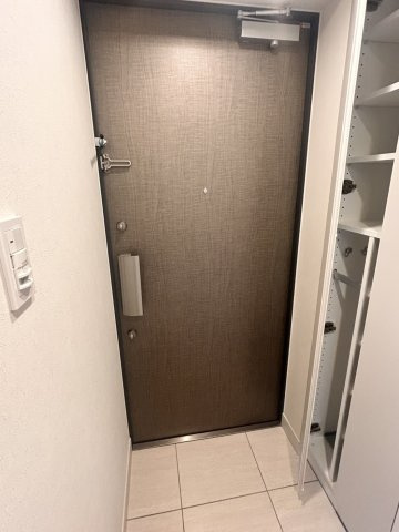 クラリティア文京湯島の玄関