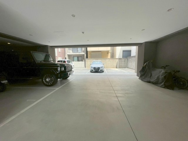 Laughterの駐車場