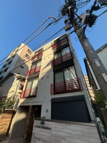 ロータス板橋の外観