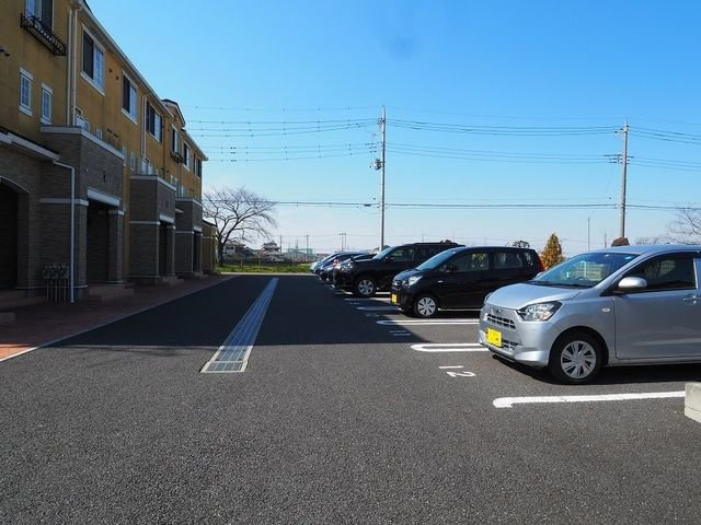 カレント・レジデンスの駐車場