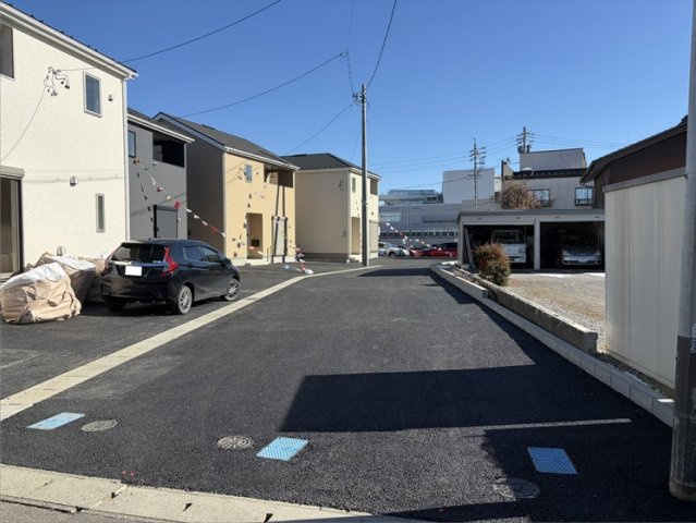 塩尻市大門八番町の前面道路含む現地写真