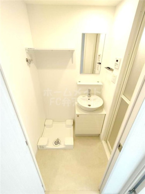 【洗面所】 | エスリード弁天町クレール | 使いやすい洗面所です