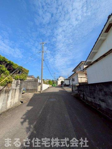 大塚台西　売地の前面道路含む現地写真