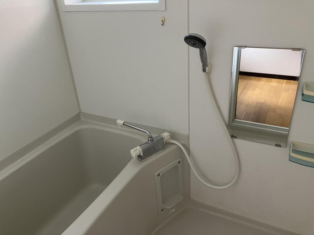 間ノ島一戸建賃貸アパートの浴室