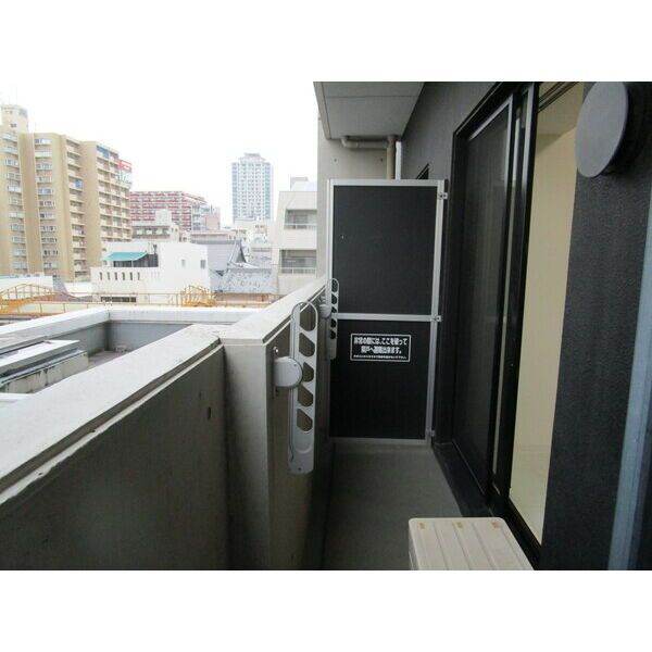 スクエア・アパートメントのバルコニー