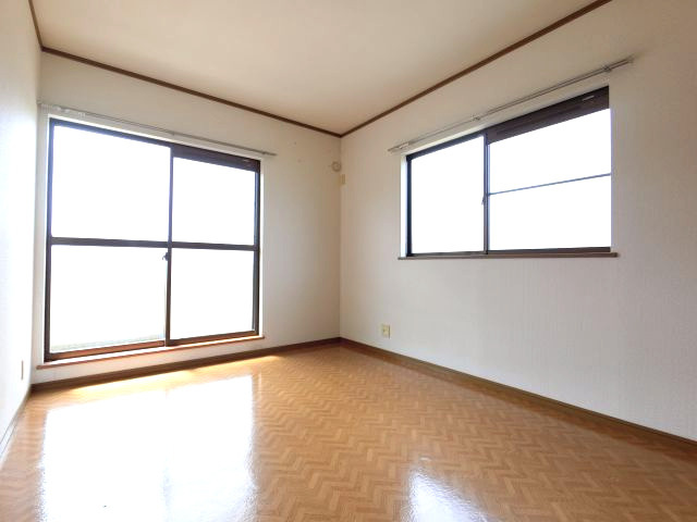 【寝室】 | ※側窓はありません