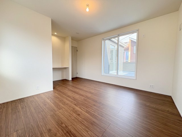 三郷市鷹野4丁目　新築戸建　全6棟　4号棟の洋室|同施工会社の参考写真になります。