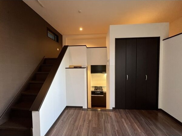 Creo庄内通六番館の居間・リビング