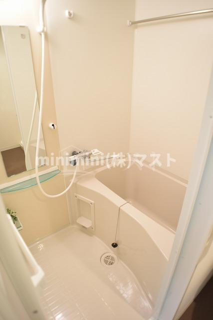 大阪市中央区上汐１丁目の賃貸マンションの浴室