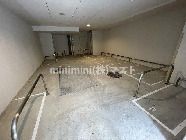 大阪市中央区博労町１丁目の賃貸マンションの駐車場