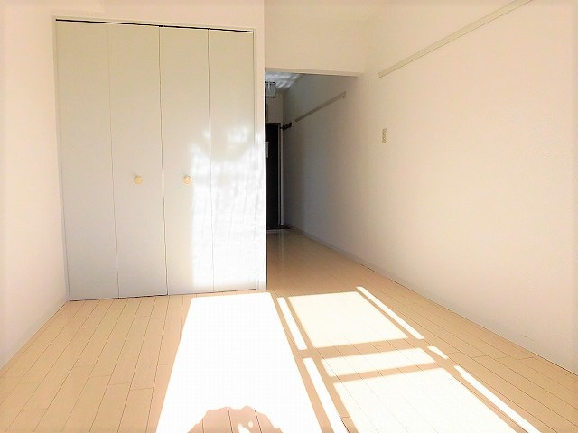 昭島コートエレガンスＥ棟の居間・リビング