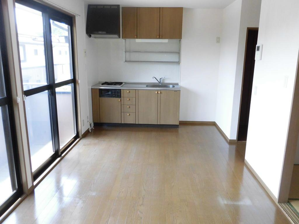 パークインガーデンCの居間・リビング