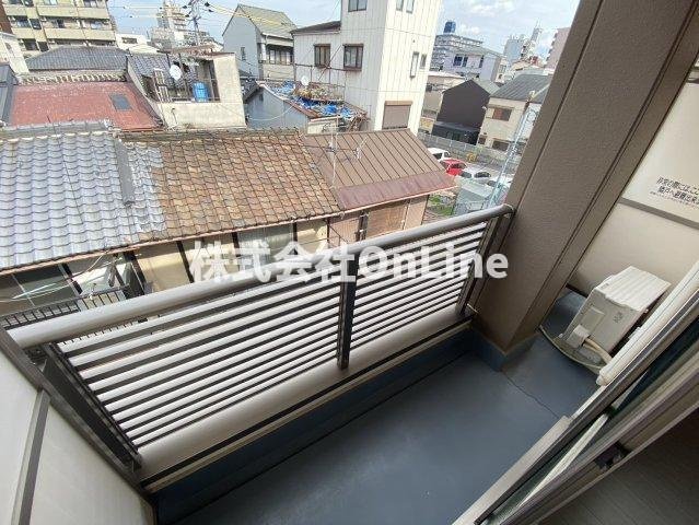 エスコート鶴橋のバルコニー