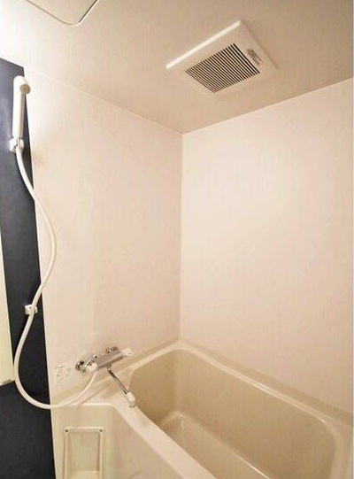 SERENiTE江坂四番館の浴室