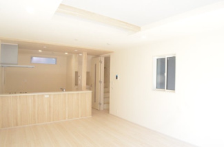 【居間・リビング】 | さいたま市大宮区堀の内町（全４棟） | 【４号棟】リビングではお客様を招いてホームパーティやティタイムなど楽しみ方も色々です。