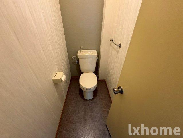 サークハイツのトイレ|ゆったりとした空間のトイレです