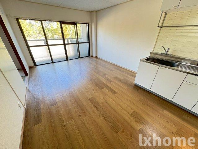 サークハイツの居間・リビング|こちらのリビングで趣味の時間をお楽しみください