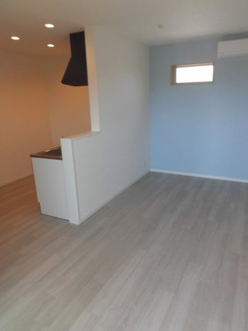 SApt玉津町の居間・リビング