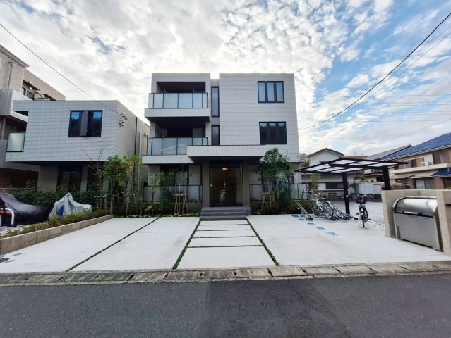 ＦＯＮＴＡＩＮＥ　ＢＬＥＡＵの外観