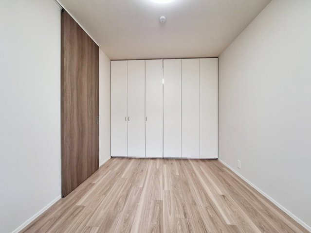 ＦＯＮＴＡＩＮＥ　ＢＬＥＡＵの洋室