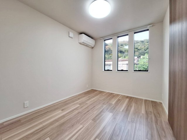 ＦＯＮＴＡＩＮＥ　ＢＬＥＡＵの居間・リビング