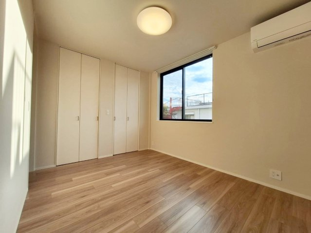 ＦＯＮＴＡＩＮＥ　ＢＬＥＡＵの居間・リビング