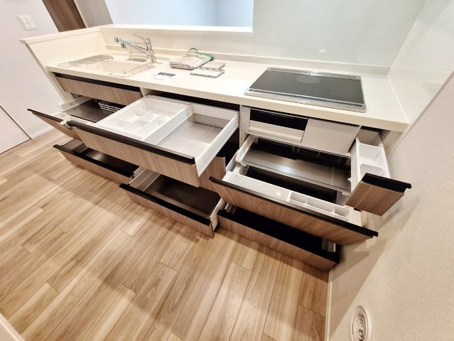 ＦＯＮＴＡＩＮＥ　ＢＬＥＡＵのキッチン