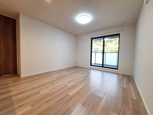 ＦＯＮＴＡＩＮＥ　ＢＬＥＡＵの居間・リビング