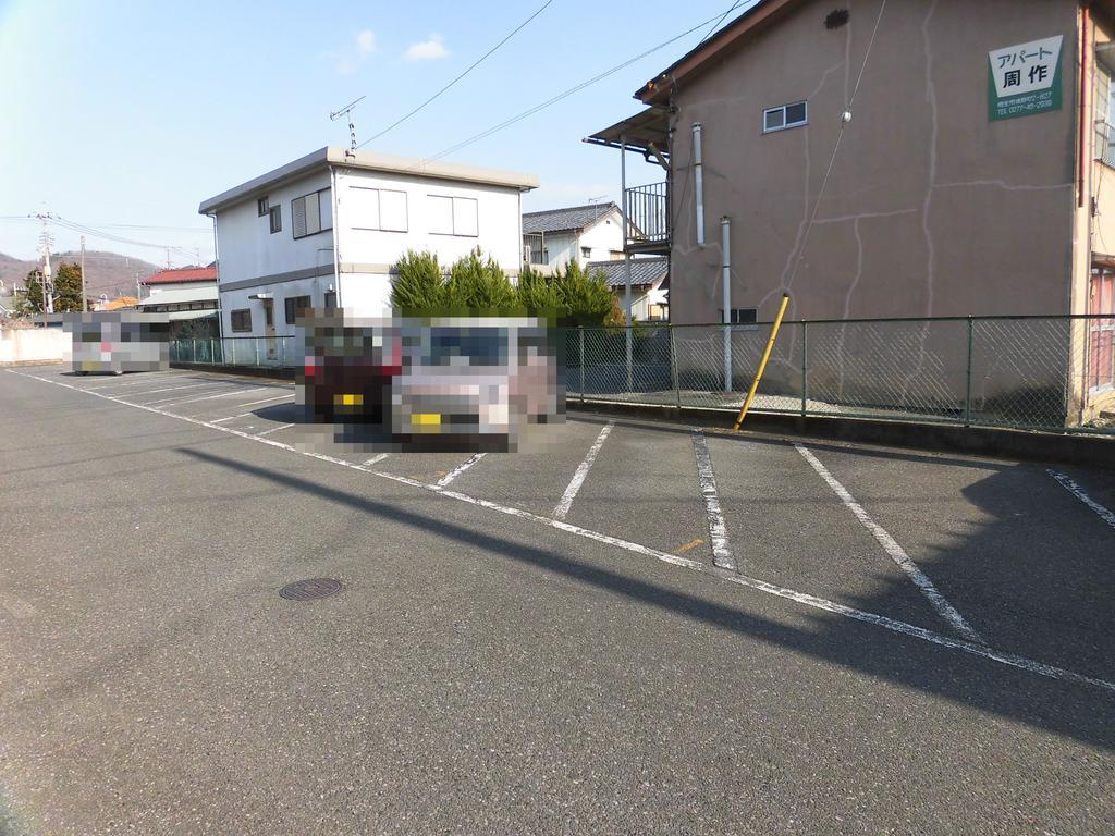 あらいコーポ（境野）の駐車場