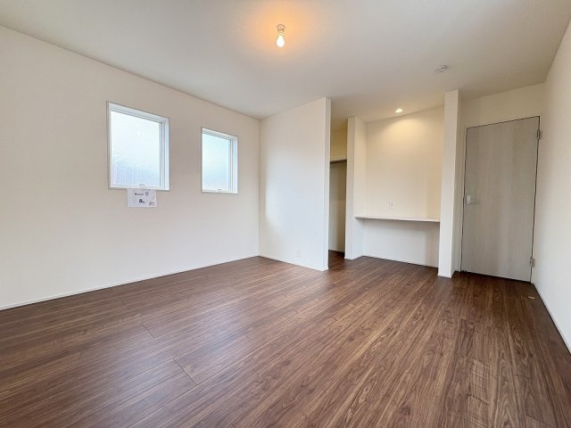 三郷市鷹野4丁目　新築戸建　全6棟　6号棟の洋室|同施工会社の参考写真になります。