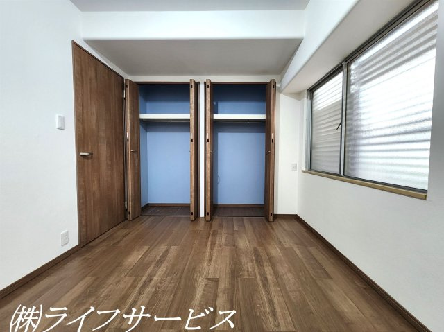 【洋室】 | レックスタウン新高２号館 | 洋室4.6帖／窓２面あり！クローゼットあり！