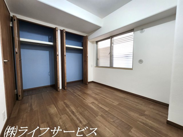 【洋室】 | レックスタウン新高２号館 | 洋室4.6帖／窓２面あり！クローゼットあり！
