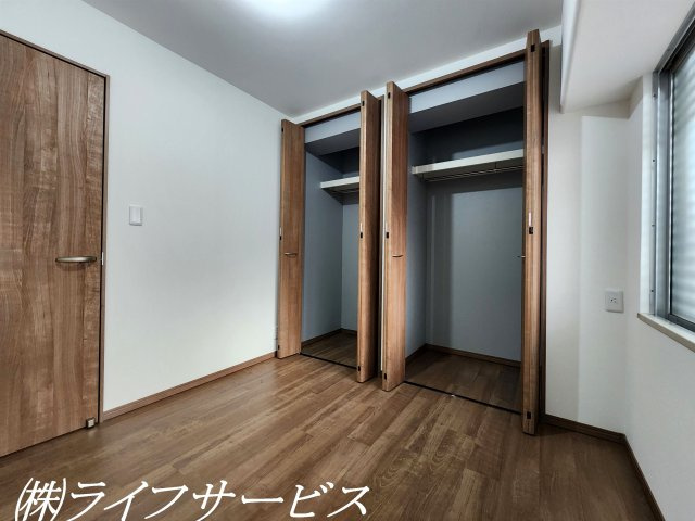 【洋室】 | レックスタウン新高２号館 | 洋室３.８帖／クローゼットあり！