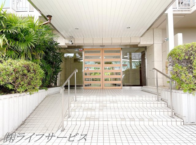 【エントランス】 | レックスタウン新高２号館 | エントランス
