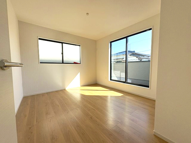 【寝室】 | 糸島市潤3丁目3期　3号棟（全5棟）【仲介手数料無料・0円】 | 現地写真。2階主寝室です。