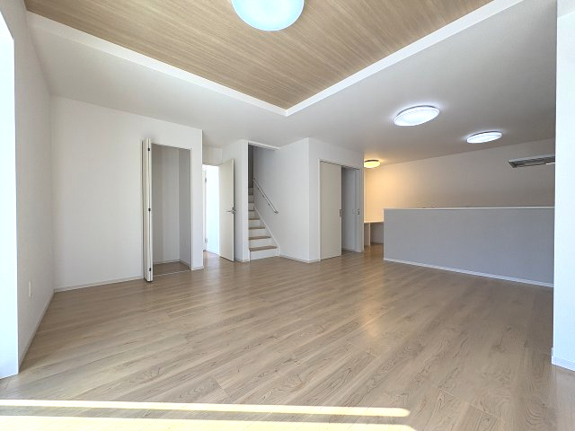 【居間・リビング】 | 糸島市潤3丁目3期　3号棟（全5棟）【仲介手数料無料・0円】 | 現地写真。