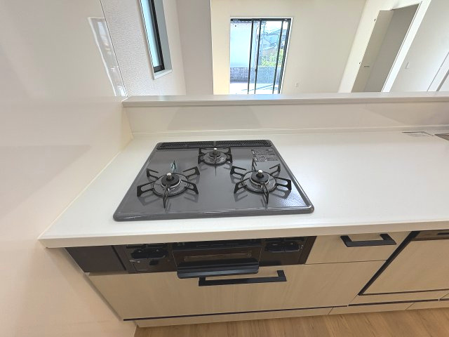 【キッチン】 | 糸島市潤3丁目3期　3号棟（全5棟）【仲介手数料無料・0円】 | 現地写真。